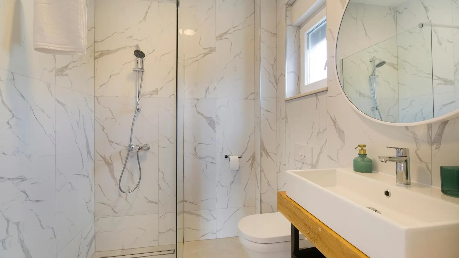 Bulli Croatia Hotel Seget Donji Guest house